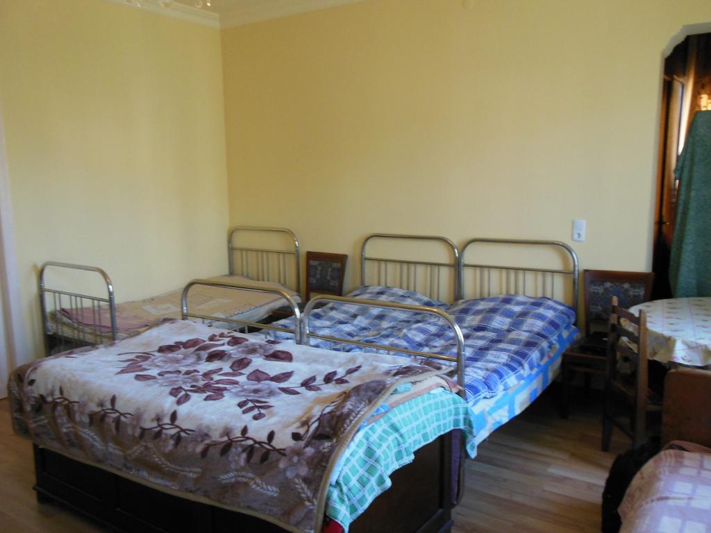 Medico And Suliko Guest House Kutaisi Oda fotoğraf