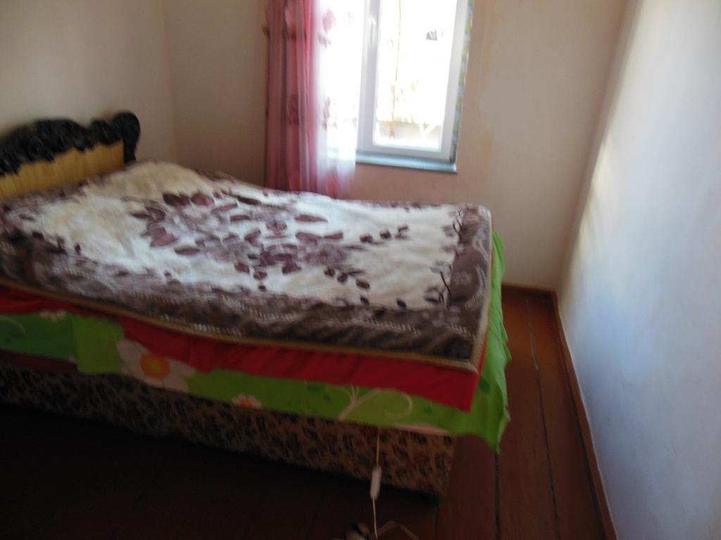 Medico And Suliko Guest House Kutaisi Oda fotoğraf
