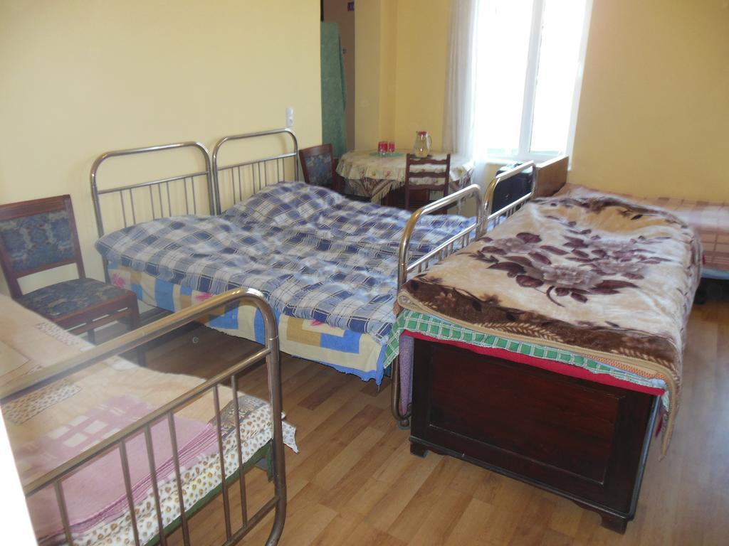 Medico And Suliko Guest House Kutaisi Oda fotoğraf
